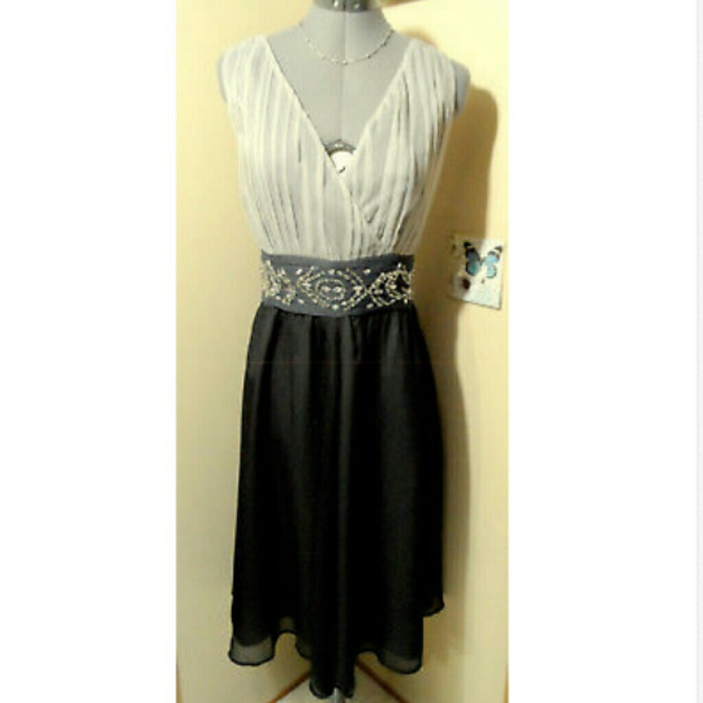 NEWPORT NEWS Formal Dress 12 Black Gray Beaded